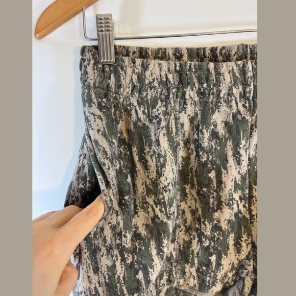Rag and Bone Green Camo Print City Short - size M - Picture 4 of 8